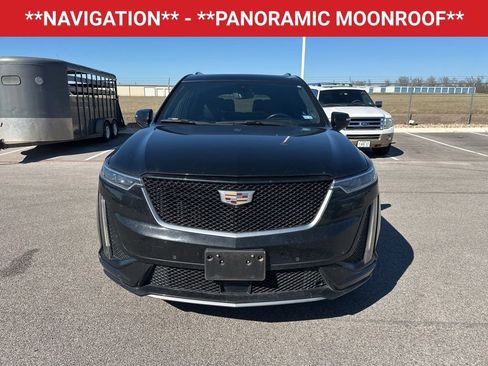Used 2021 Cadillac XT6 Sport w/ Platinum Package image 2