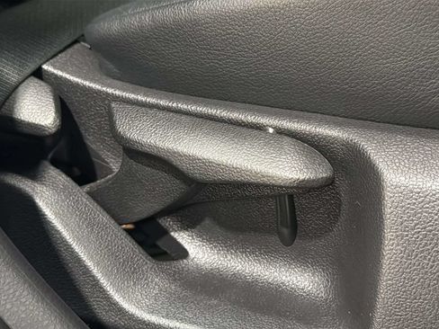 Used 2022 Toyota Camry SE FWD image 10
