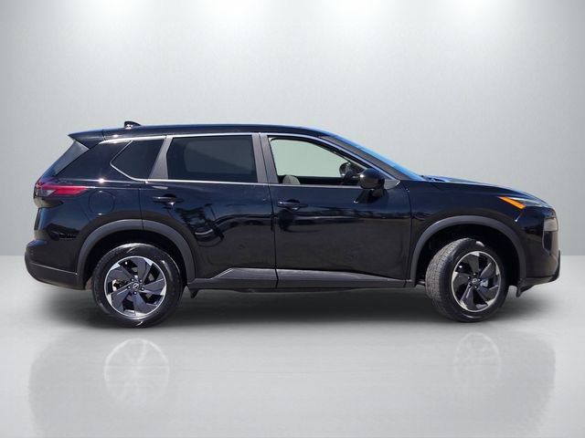 Used 2024 Nissan Rogue SV FWD image 3