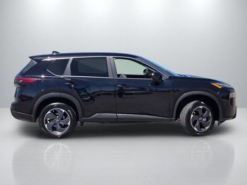 Used 2024 Nissan Rogue SV FWD image 3