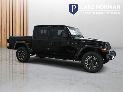 New 2025 Jeep Gladiator Sport w/ Premium Package image 2