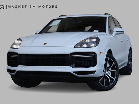 Used 2021 Porsche Cayenne Turbo w/ Premium Package Plus image 4