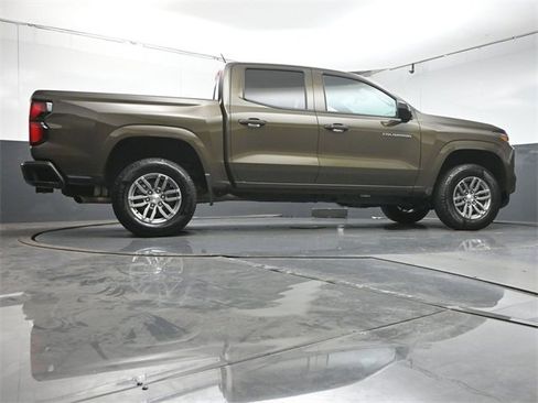 Used 2024 Chevrolet Colorado LT w/ LT Convenience Package III image 36