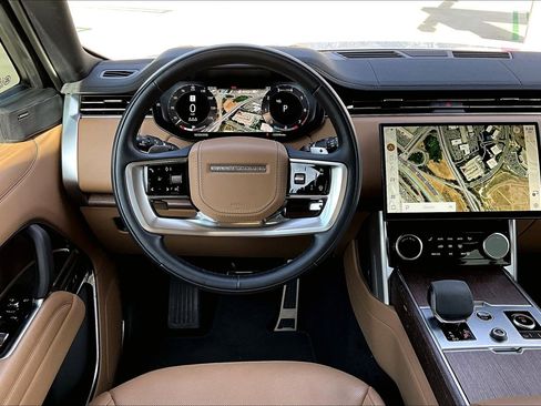 Used 2023 Land Rover Range Rover SE image 4