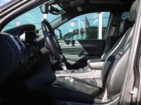 Certified 2021 Jeep Grand Cherokee Limited w/ Luxury Group II image 10