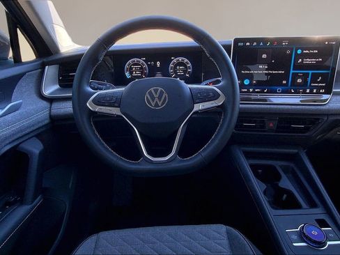 Certified 2025 Volkswagen Tiguan S image 5