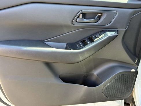 Certified 2024 Nissan Rogue S FWD image 23