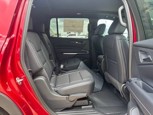 New 2026 Chevrolet Traverse LT w/ Sun and Wheel Package FWD image 14
