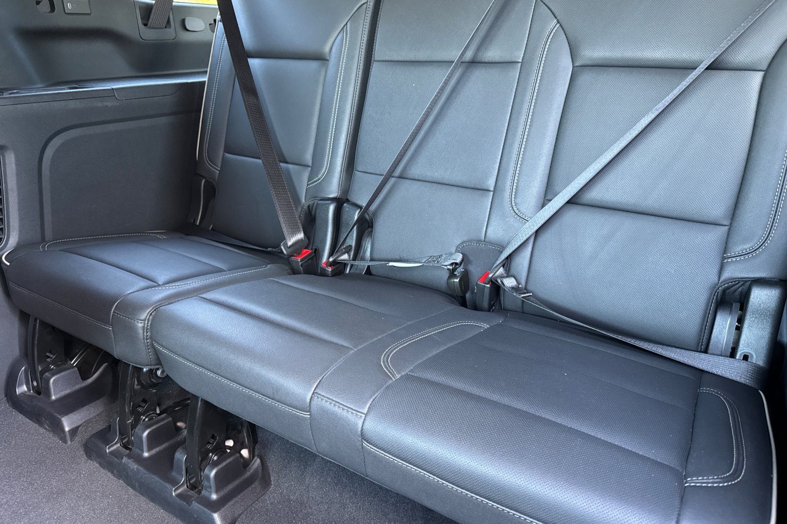 Used 2026 Chevrolet Suburban Premier AWD/4WD image 18