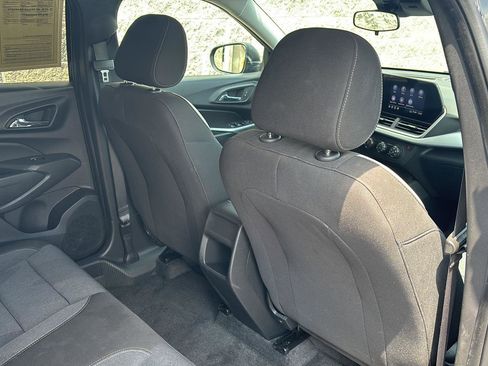 Used 2024 Chevrolet Trax LS FWD image 25