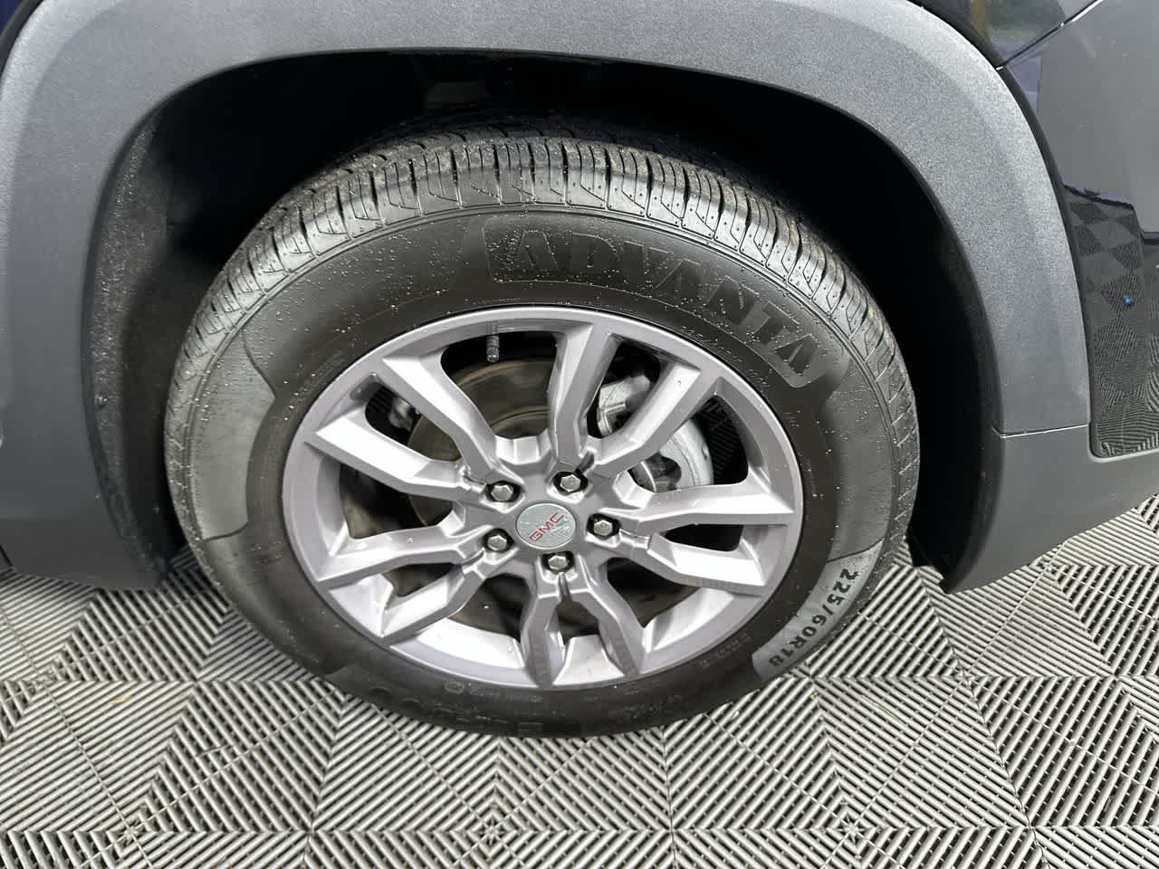Used 2024 GMC Terrain SLT AWD/4WD image 10
