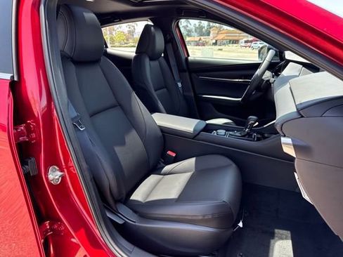 New 2025 MAZDA MAZDA3 Hatchback w/Premium Plus Pkg image 25