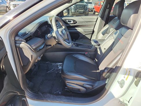 Used 2023 Jeep Compass Trailhawk image 11