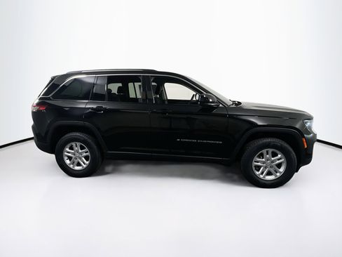 Used 2023 Jeep Grand Cherokee Laredo w/ Luxury Tech Group I image 4