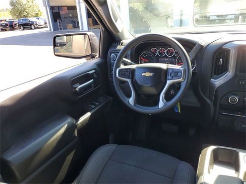Used 2022 Chevrolet Silverado 1500 Custom w/ Safety Confidence Package image 15