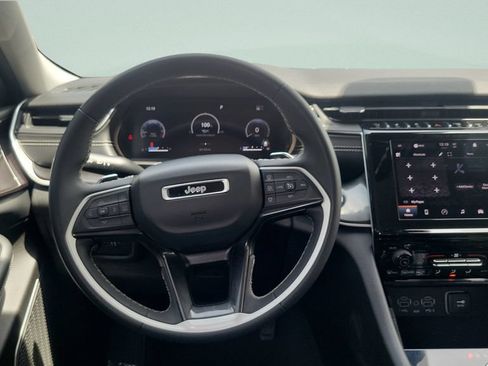 Used 2022 Jeep Grand Cherokee L Laredo w/ Luxury Tech Group I RWD image 12