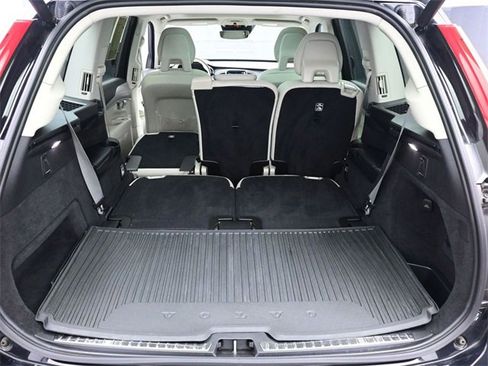 Used 2021 Volvo XC90 T5 Momentum w/ Climate Package image 25