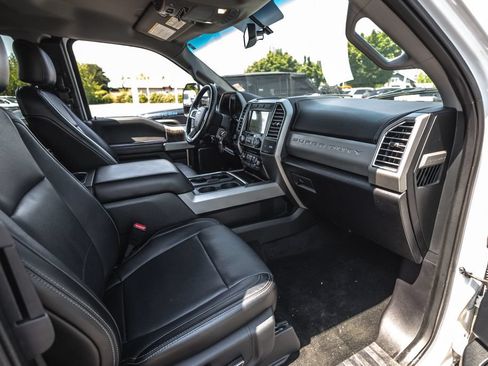 Used 2017 Ford F350 Lariat w/ Camper Package AWD/4WD image 32