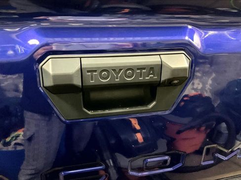 Used 2024 Toyota Tacoma TRD Off-Road image 29