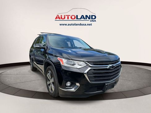 Used 2019 Chevrolet Traverse LT w/ LT Premium Package AWD/4WD image 2