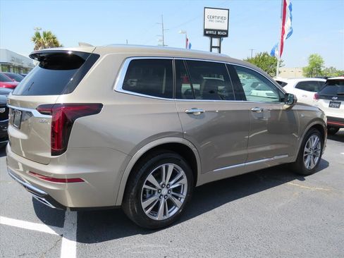 Used 2023 Cadillac XT6 Premium Luxury w/ Technology Package image 3