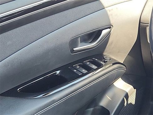 Certified 2022 Hyundai Tucson Limited w/ Winter Package image 11