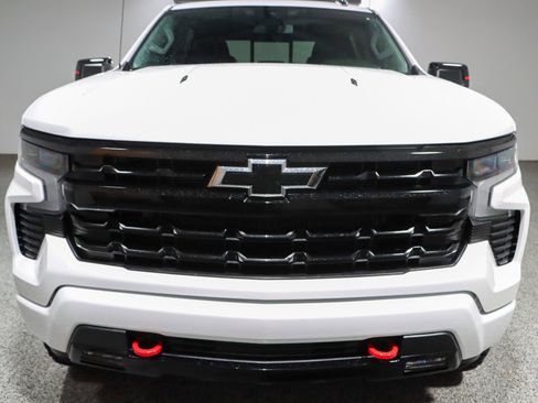 Used 2023 Chevrolet Silverado 1500 RST w/ Redline Edition AWD/4WD image 4