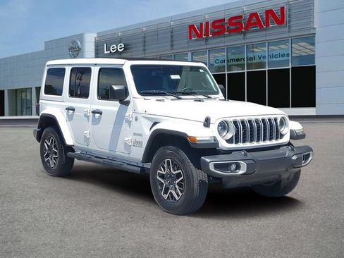 Used 2024 Jeep Wrangler Unlimited Sahara w/ Technology Group AWD/4WD image 1