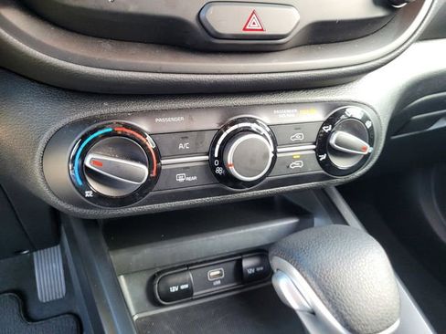 Certified 2025 Kia Soul LX w/ LX Technology Package image 21