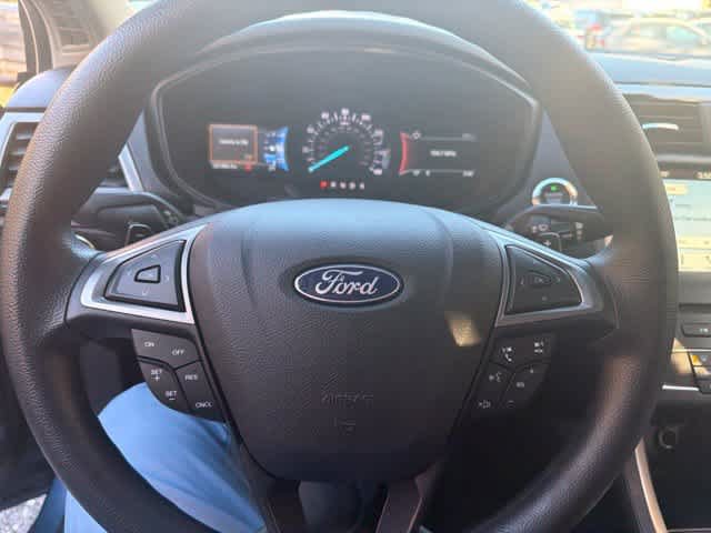 Used 2018 Ford Fusion SE w/ Fusion SE Technology Package FWD image 13