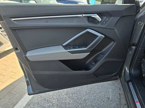 Certified 2025 Audi Q3 2.0T Premium image 23