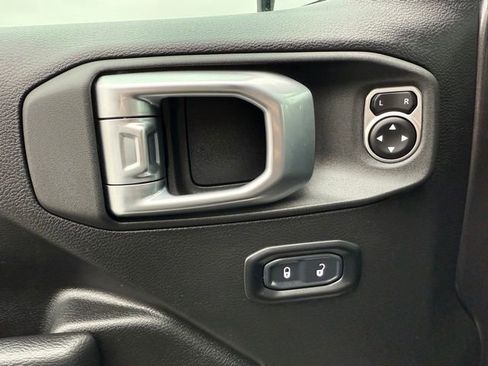 Used 2023 Jeep Wrangler Sport S image 9