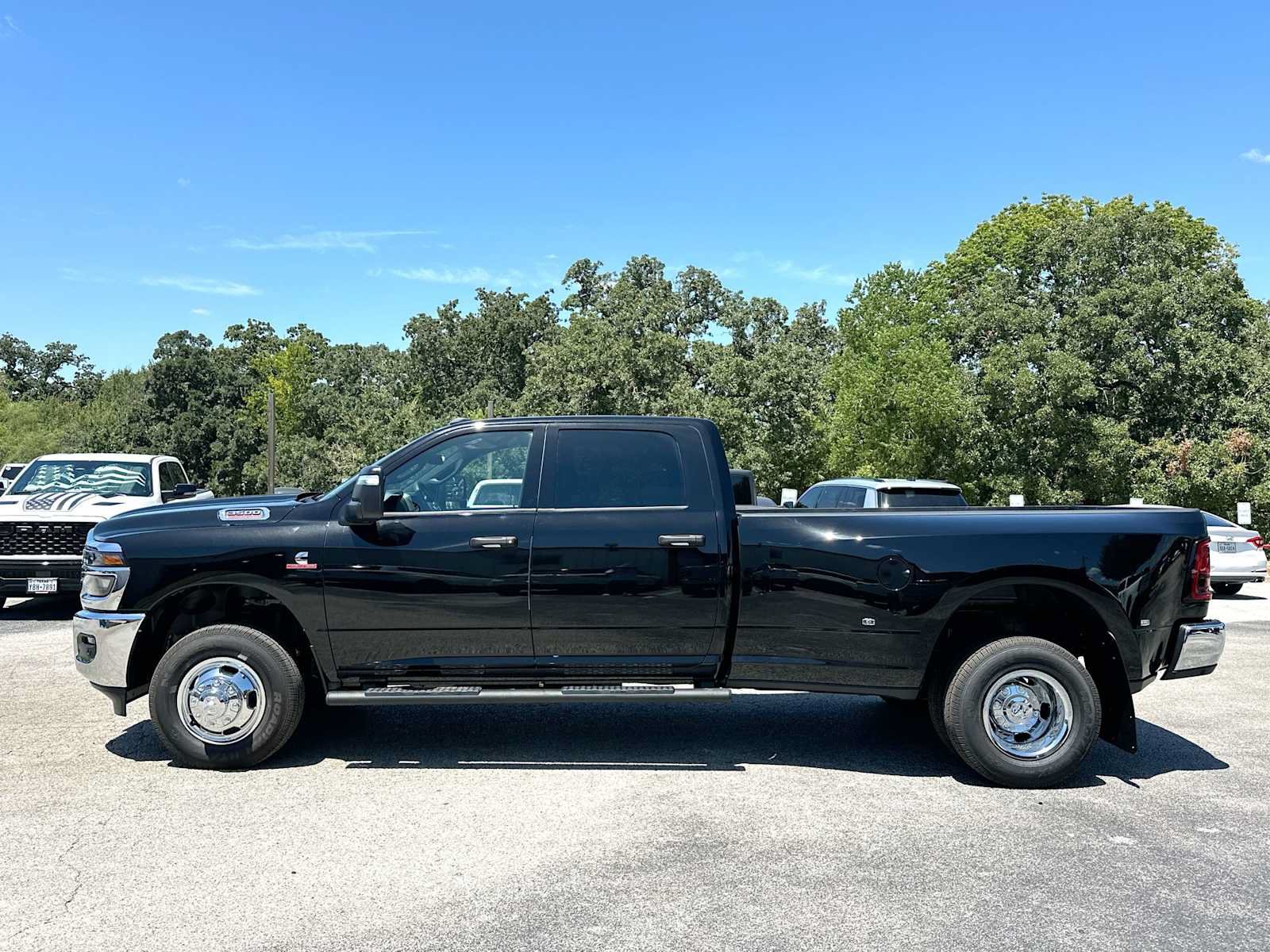 New 2026 RAM 3500 Tradesman AWD/4WD image 12