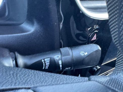 Used 2018 Toyota Corolla LE image 14