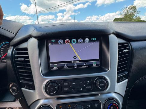 Used 2019 GMC Yukon SLT w/ Graphite Performance Edition AWD/4WD image 18
