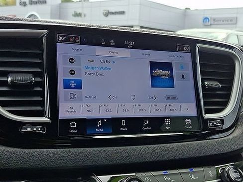 Used 2024 Chrysler Pacifica Touring-L FWD image 21