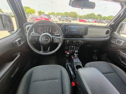 Used 2024 Jeep Wrangler Unlimited Sport AWD/4WD image 19