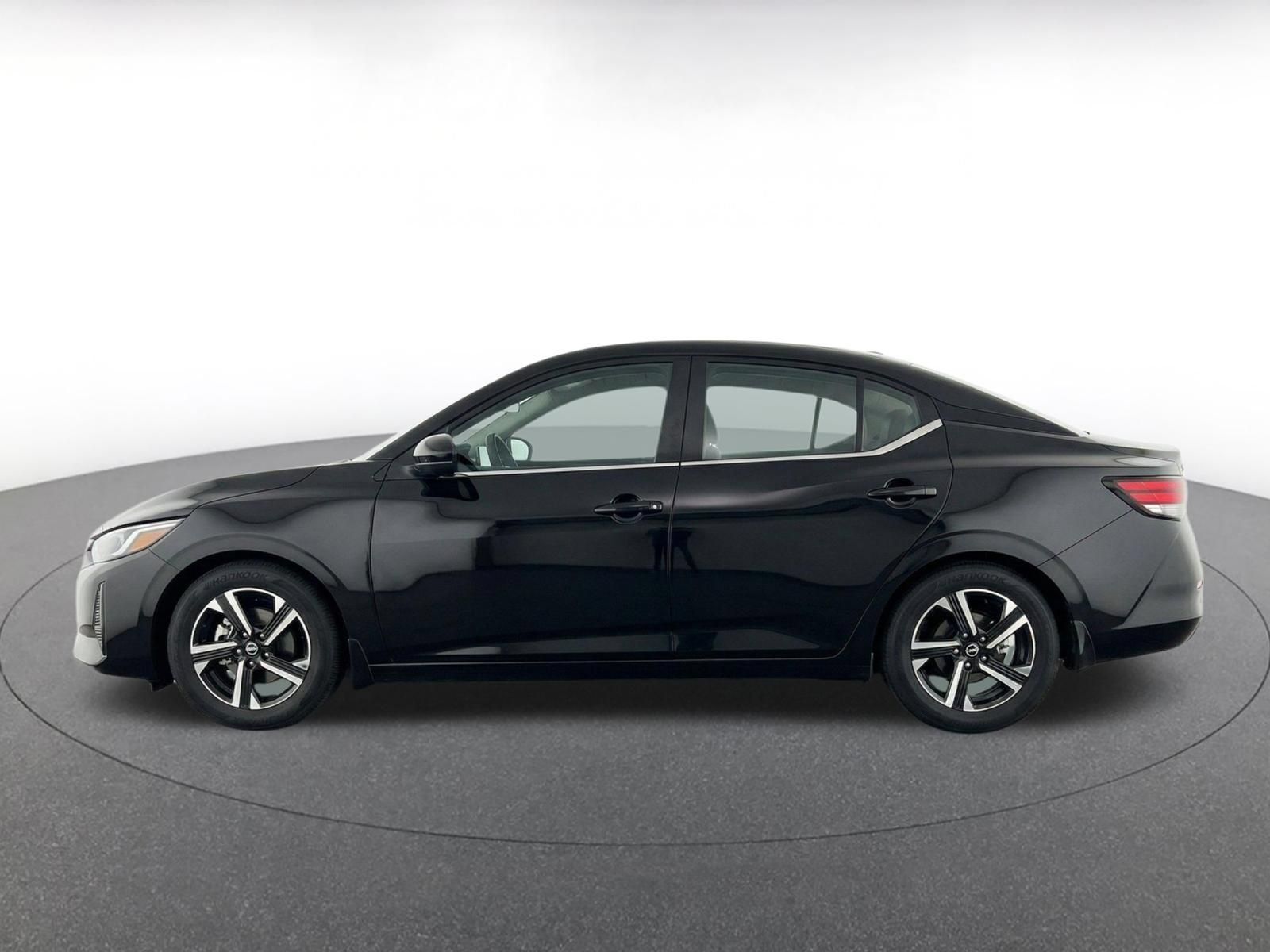 Used 2025 Nissan Sentra SV FWD image 4