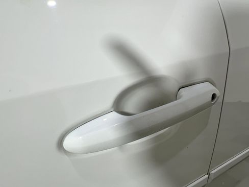 Used 2021 Toyota RAV4 LE image 15