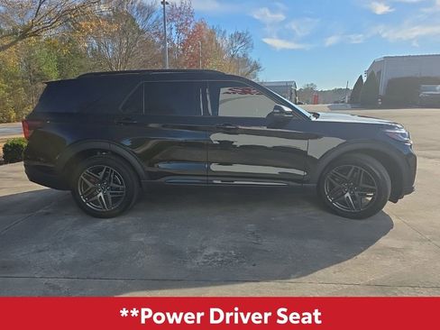 Used 2025 Ford Explorer ST image 10