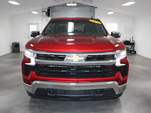 Used 2023 Chevrolet Silverado 1500 LT AWD/4WD image 3