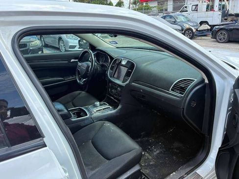 Used 2022 Chrysler 300 Touring w/ Sport Appearance Package RWD image 2