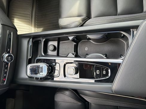 Used 2024 Volvo XC60 T8 Polestar w/ Protection Package Premier image 48