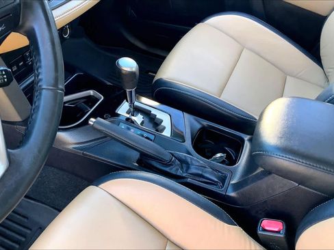 Used 2018 Toyota RAV4 Limited image 17