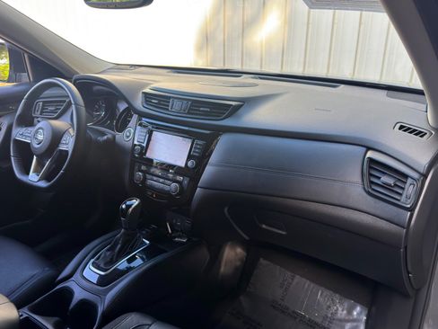 Used 2018 Nissan Rogue SL w/ Premium Package FWD image 14