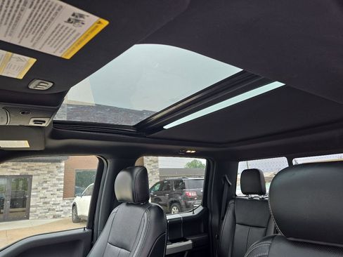 Used 2018 Ford F150 Lariat w/ Equipment Group 502A Luxury AWD/4WD image 9