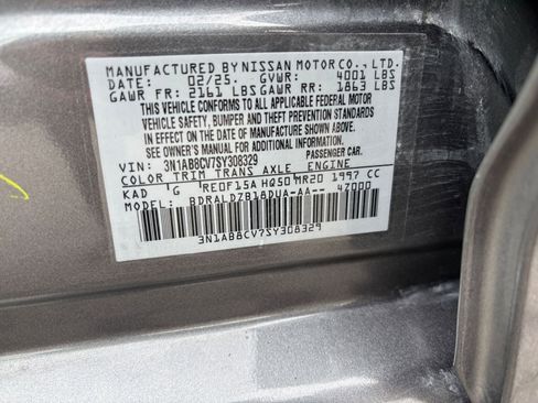 Used 2025 Nissan Sentra SV image 27