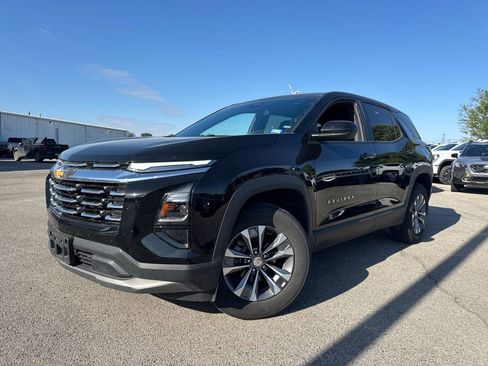 Used 2026 Chevrolet Equinox LT w/ Convenience Package II FWD image 1