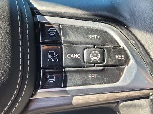 Used 2023 Jeep Grand Cherokee Overland w/ Advanced Protech Group III AWD/4WD image 21