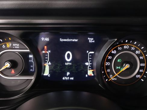 Used 2025 Jeep Gladiator Sport AWD/4WD image 4